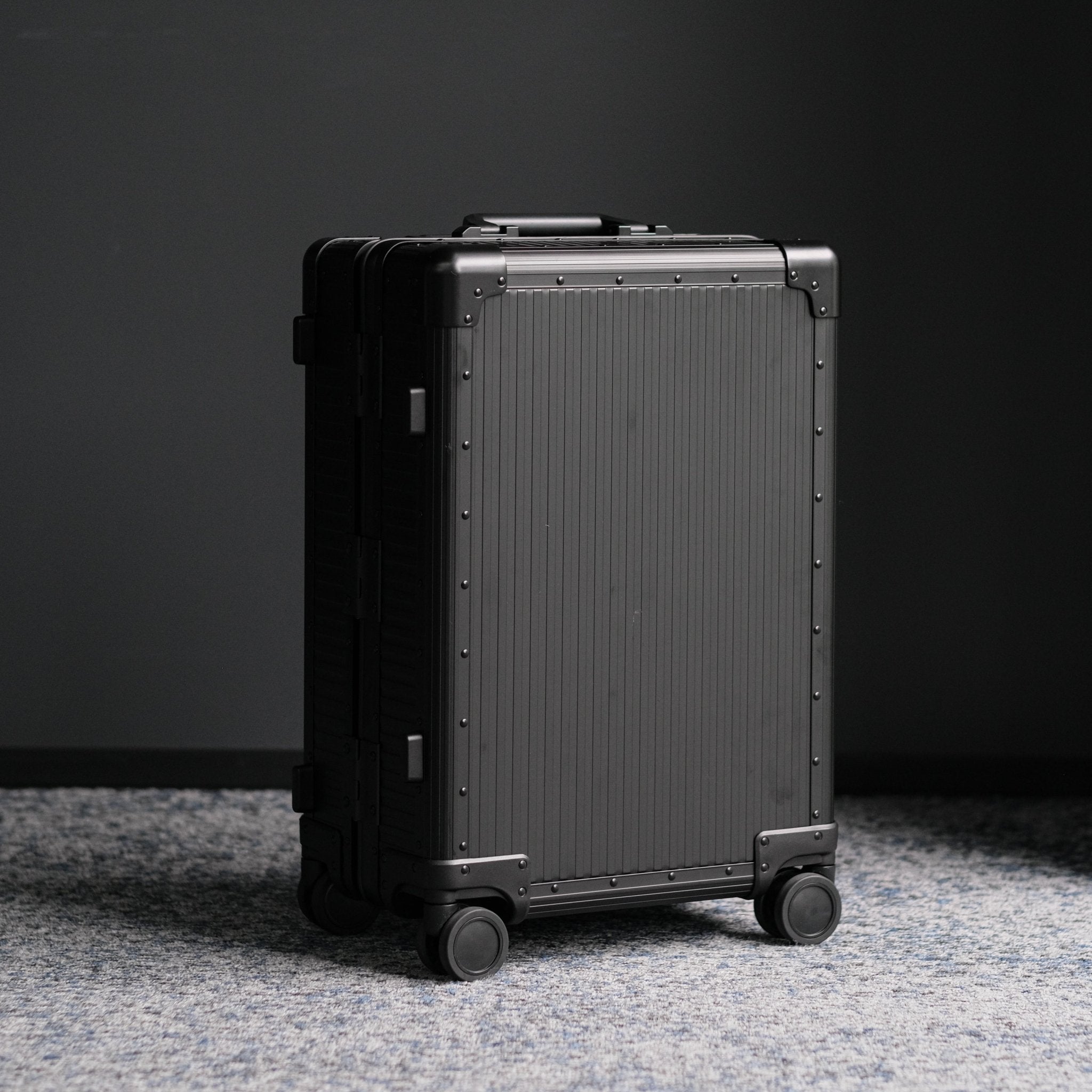 Aluminum Suitcase OP.13 (Black) - OPUS
