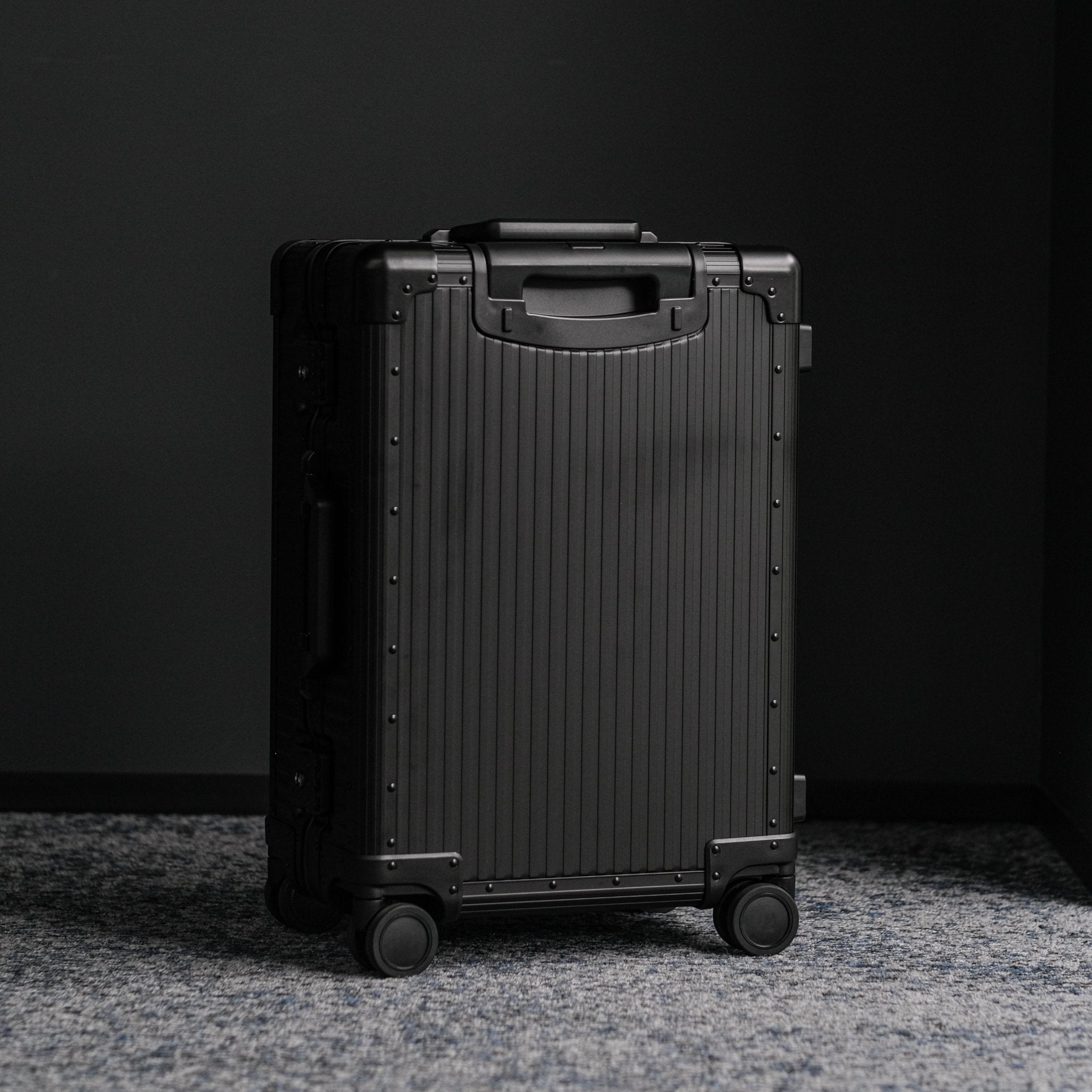 Aluminum Suitcase OP.13 (Black) - OPUS