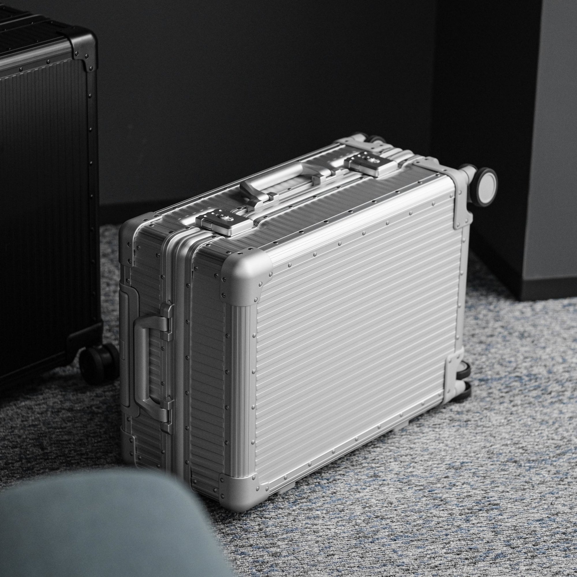 Aluminum Suitcase OP.13 (Silver) - OPUS